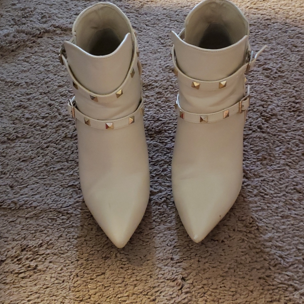 Heeled boots